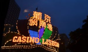 Владельцы казино Grand Lisboa планируют установить несколько курительных залов