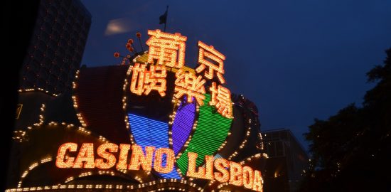 Владельцы казино Grand Lisboa планируют установить несколько курительных залов